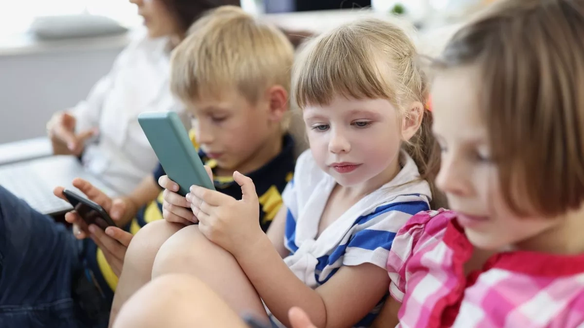 İspaniyada 16 yaşdan kiçik şəxslərin sosial şəbəkələrə girişi qadağan olunur