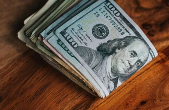 Жители Азербайджана потеряли интерес к доллару