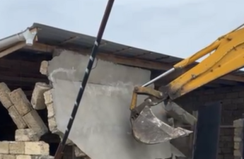 Bakıda daha bir qanunsuz tikili söküldü - FOTO/VİDEO