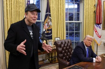 Богатейший человек в мире заявил, что он несчастлив