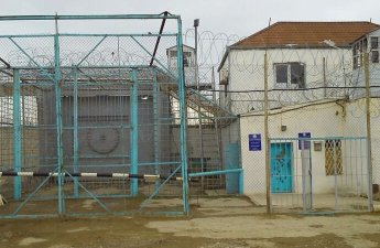 Narkotacir həbsxanada bıçaq saxladığı üçün əlavə cəza alıb