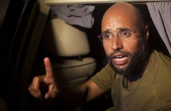 Qəddafinin oğluna hücum zamanı 18 dəfə atəş açıblar