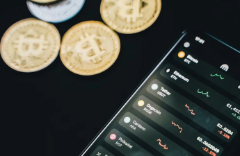 Kriptovalyuta bazarı bir gündə 436 mindən çox mövqe itirib