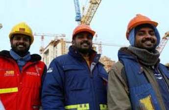 Bloomberg: РФ из-за кризиса на рынке труда обратилась к Индии и Шри-Ланке