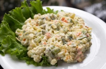 В Губе семейное застолье закончилось массовым отравлением столичным салатом