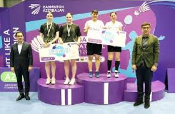 В Баку завершился международный турнир по бадминтону