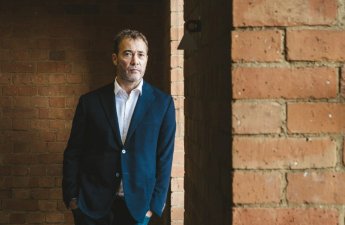 Глава The Washington Post уходит после сотен увольнений в издании