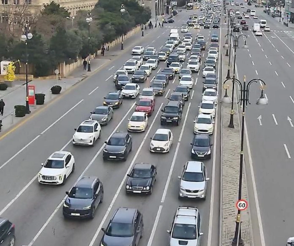 Paytaxtın bu küçələrində sıxlıq var - SİYAHI