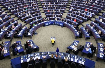 Европарламент проведет ускоренное голосование по выделению кредита Украине