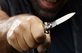 Əvvəl həmkəndlisinin övladlarını oğlunun ölümündə günahlandırdı, sonra onu bıçaqladı