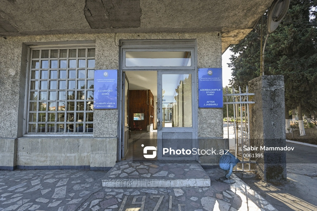 Из киностудии 