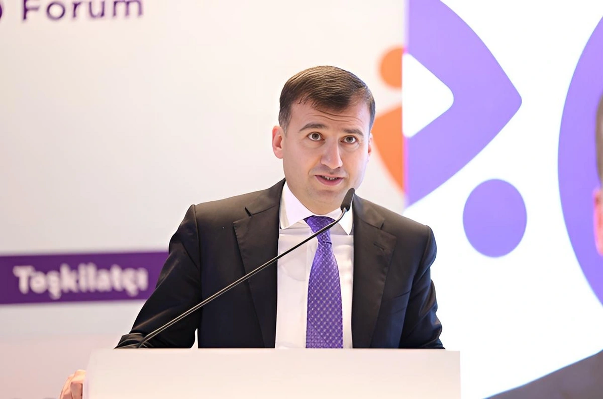 Новый глава Госкомстата Азербайджана представлен коллективу