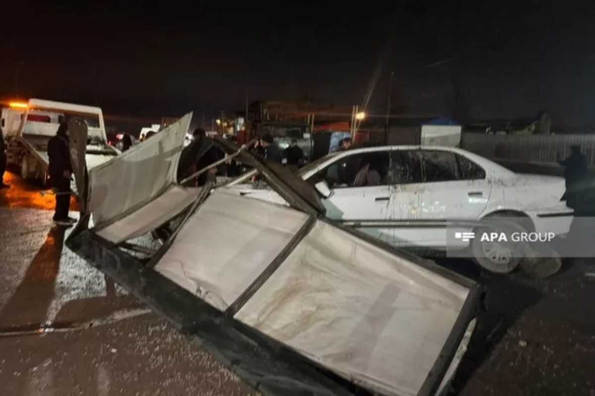 Bakıda zəncirvari qəza: dörd avtomobil toqquşdu - FOTO