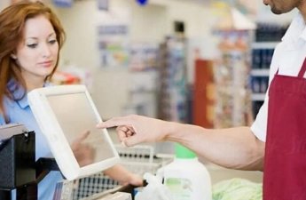 Vitrində başqa, kassada başqa: Alıcıların cibindən 500 milyon manat çıxır