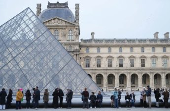 Во Франции задержаны 9 человек по подозрению в мошенничестве с билетами в Лувр