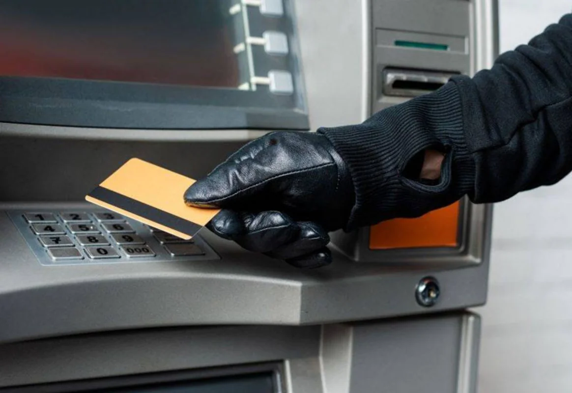 Dostunun kartını oğurlayıb toya pul yazdıran şəxs saxlanıldı