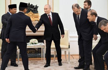 İndoneziyalı siyasətçilər və iş adamları Putini qəhrəman sayırlar