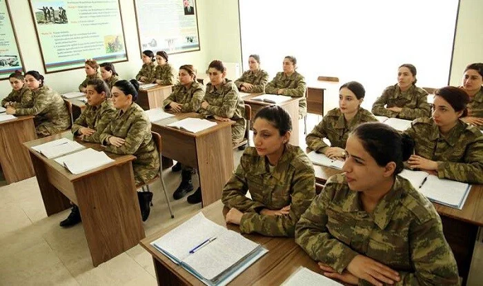 Срок военной службы для женщин будет сокращён