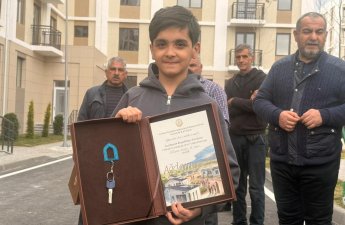 Növbəti köç karvanı Ağdama çatdı, açarlar təqdim olundu - FOTO