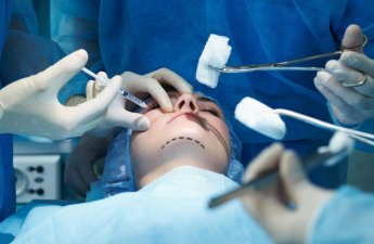 Fəaliyyətinə icazə verilən plastik cərrahların siyahısında dəyişiklik edildi