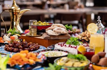 Restoranlardakı iftar menyuları dinə ziddir - İlahiyyatçıdan AÇIQLAMA