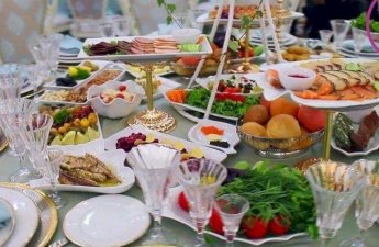 Azərbaycanda toydan qalan yeməklər yenidən süfrəyə VERİLİR?