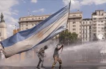 В Аргентине проходит масштабная забастовка профсоюзов против реформы труда