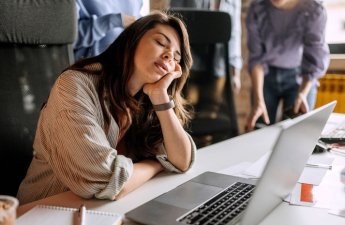 Yorğun beyin, zəif reaksiya: xroniki yuxusuzluğun təhlükəli nəticələri