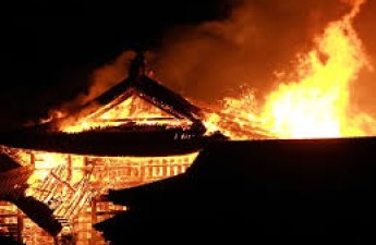 В Японии сгорел храм, в руинах обнаружены тела трех человек