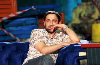 Pərviz Bülbülə metroya mindi - Tənqid olundu - VİDEO