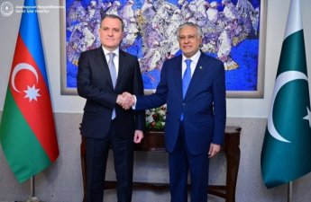 Ceyhun Bayramov pakistanlı həmkarı ilə görüşdü