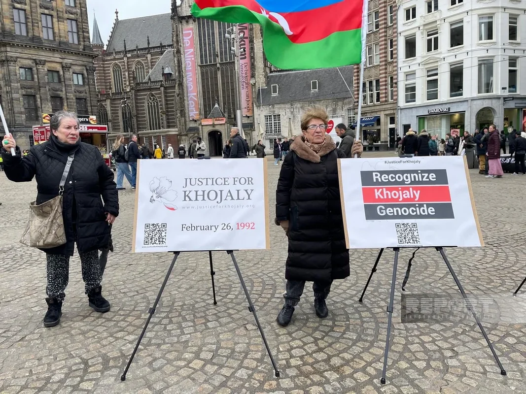 Amsterdamın mərkəzi meydanında 