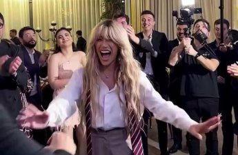 Röyanın əməkdar artistlə rəqsi GÜNDƏM OLDU - VİDEO