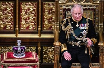 Король Карл III открыл доступ к архивам дворца