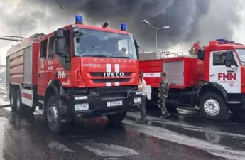 Şəkidə yaşayış binasında yanğın baş verib, sakinlər təxliyə edilib