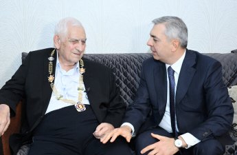 Xalq şairi Nəriman Həsənzadəyə “Heydər Əliyev” ordeni təqdim edildi - FOTOLAR