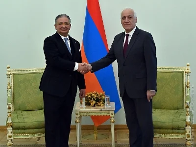 Первый посол Палестины в Армении вручил верительные грамоты президенту