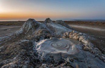 “Güclü zəlzələlərdən sonra palçıq vulkanları aktivləşir, amma vulkanın püskürməsi üçün...” - FOTO+ÖZƏL