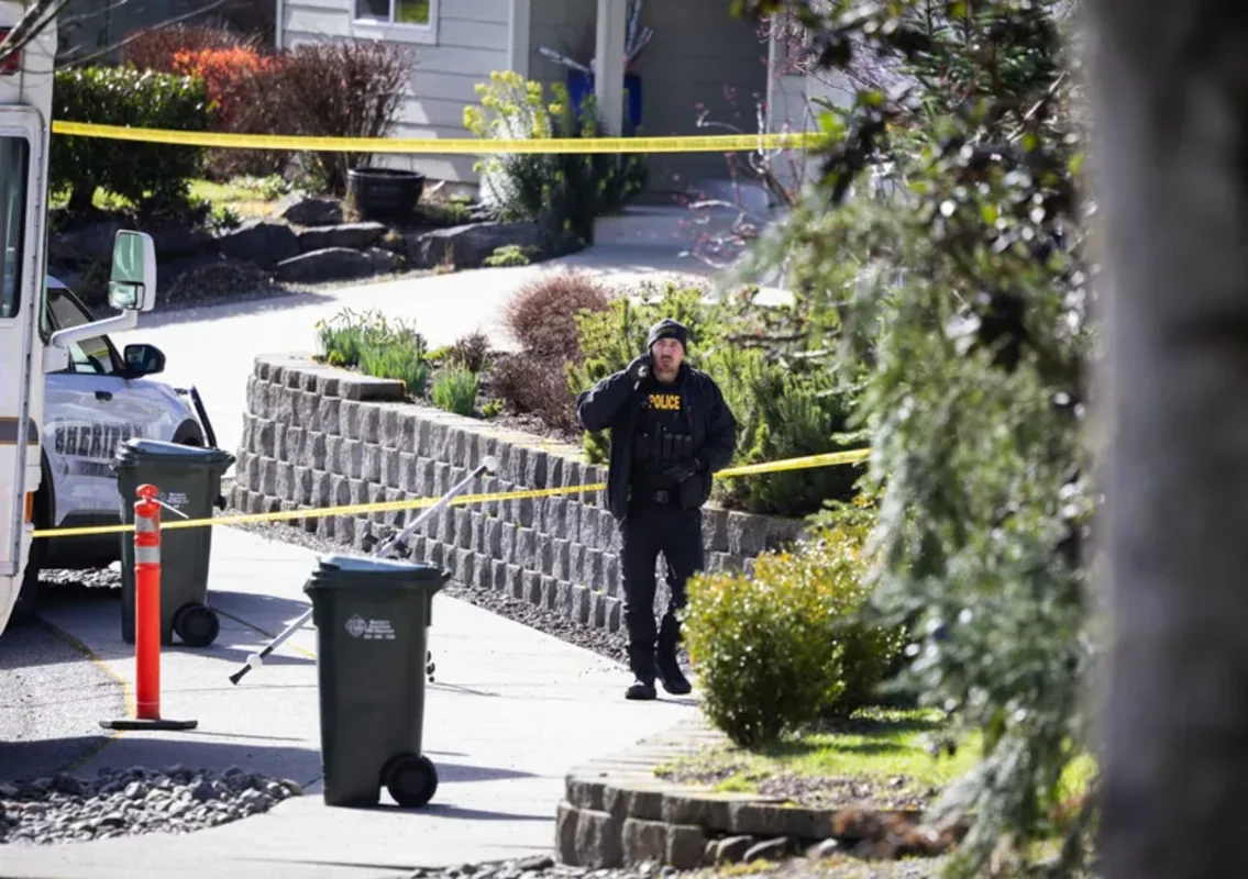 В США мужчина напал с ножом на людей, погибли 5 человек