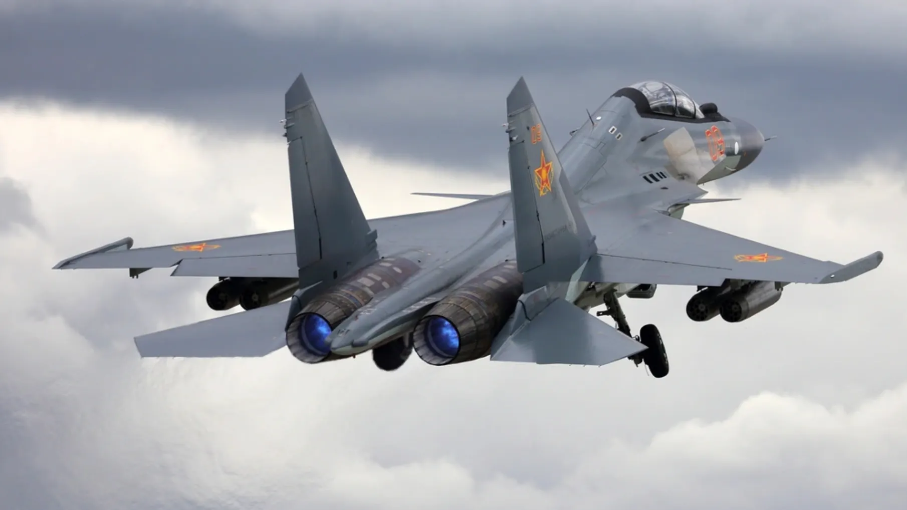 Истребитель Су-30СМ потерпел крушение в Казахстане