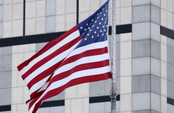 Trampın miqrasiya siyasətinin yeni mərhələsi: banklardan vətəndaşlıq sorğusu tələb olunacaq