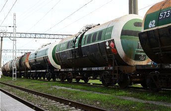 Азербайджан отправил в Армению очередную партию дизельного топлива