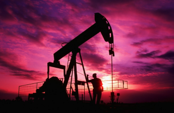 İran ABŞ-nin regionda hərbi mövcudluğunu artırması fonunda neft ixracını çoxaldıb