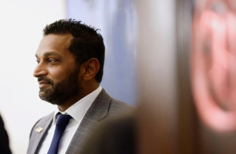 FTB rəhbəri Tramp işi üzrə istintaqda iştirak edən 10-a yaxın əməkdaşı işdən çıxarıb