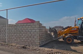 Gəncədə qanunsuz tikililər söküldü - FOTO/VİDEO