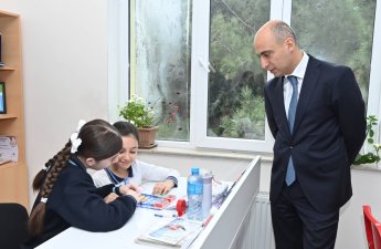 Elm və təhsil naziri Sumqayıtdakı 1 nömrəli tam orta məktəbdə - FOTOLAR