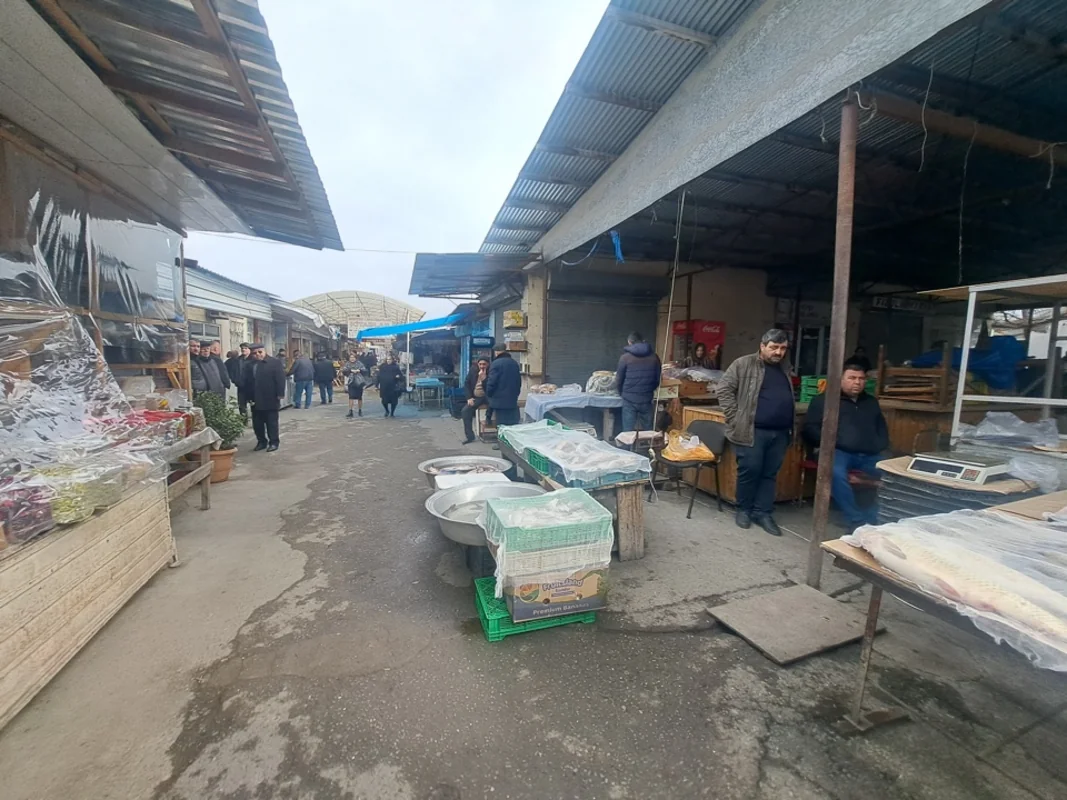 Ucarda bazarda ciddi nöqsanlar aşkarlandı, rəhbəri cəzalandırıldı - VİDEO