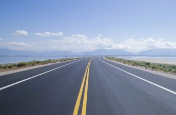 Bakıda ödənişli avtomobil yollarının tikilməsi təklif olunur