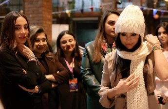 Prezidentin qızları və gəlini 