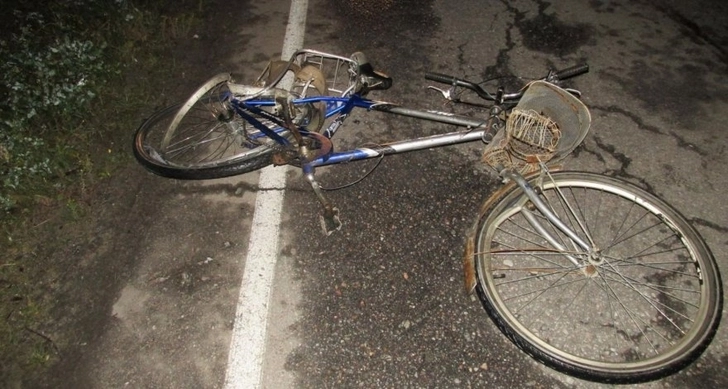 В Баку автомобиль сбил велосипедиста насмерть